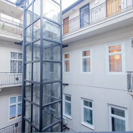 Kalvin 2bdr With Ac Lägenhet Budapest