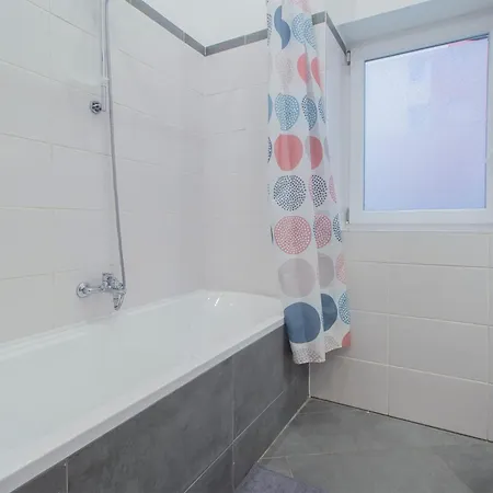 Kalvin 2bdr With Ac *