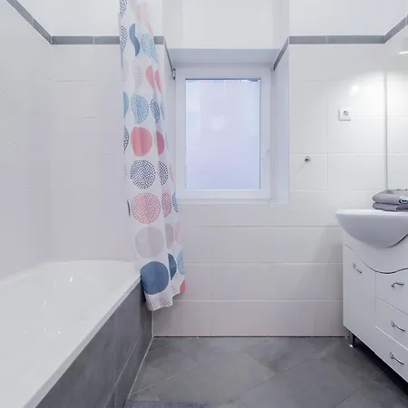 Kalvin 2bdr With Ac ブダペスト