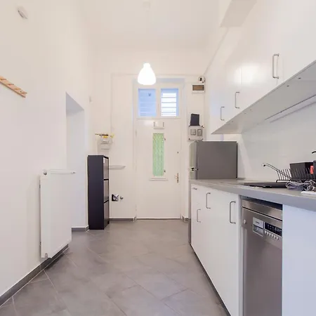 Kalvin 2bdr With Ac *