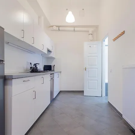 Kalvin 2bdr With Ac * Budapest