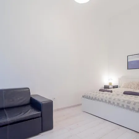 Kalvin 2bdr With Ac Apartment Budapest