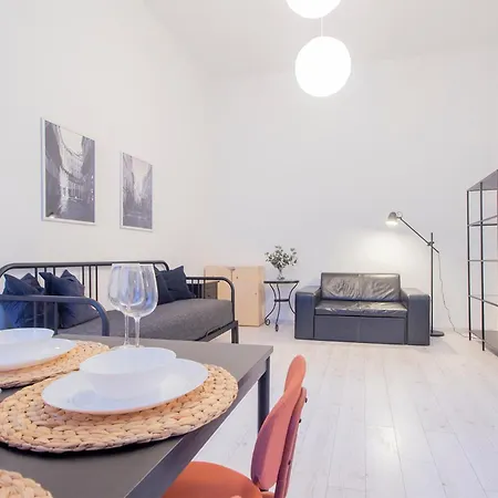 Kalvin 2bdr With Ac Apartment *