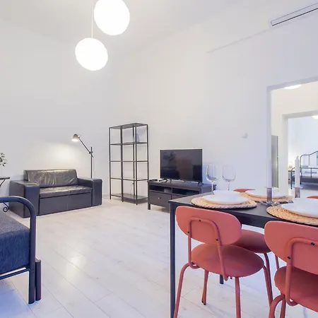 Kalvin 2bdr With Ac Apartment