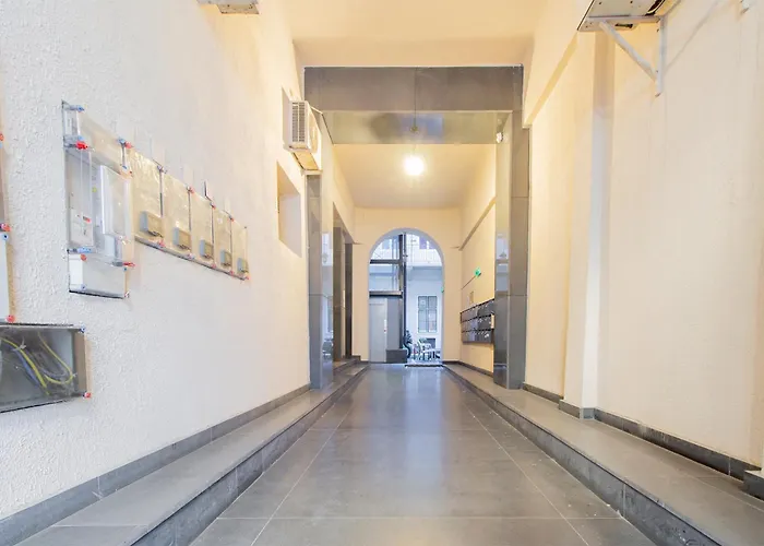Kalvin 2bdr With Ac Apartman Budapest