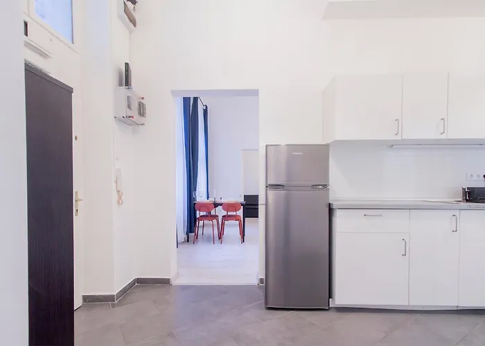 Kalvin 2bdr With Ac Apartman